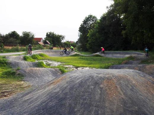 PUMPTRACK VELKÁ BYSTŘICE 2.jpg