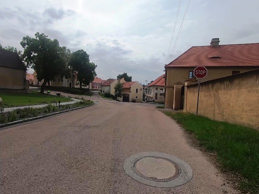 Vesnická památková rezervace Dobrovíz_Moment 2.jpg