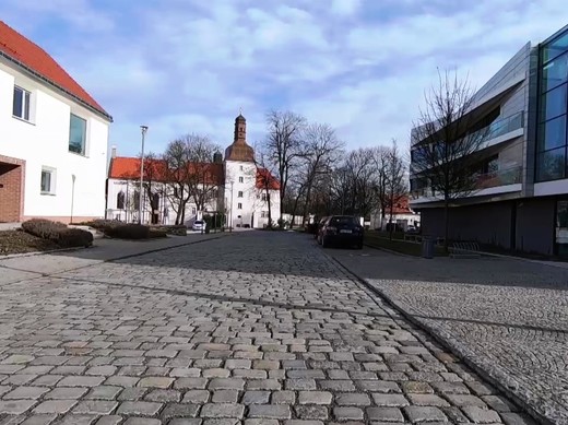 Zámek Dolní Břežany_Moment 1.jpg