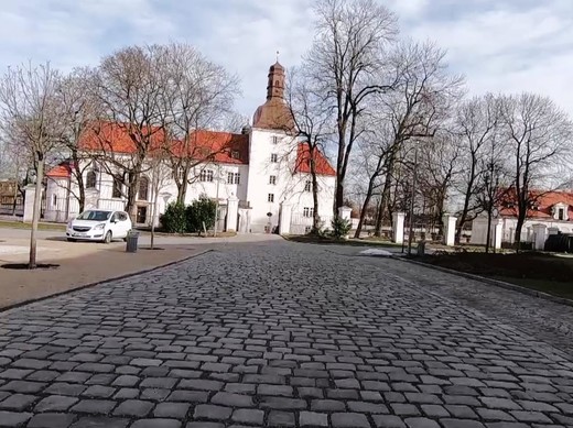 Zámek Dolní Břežany_Moment 2.jpg